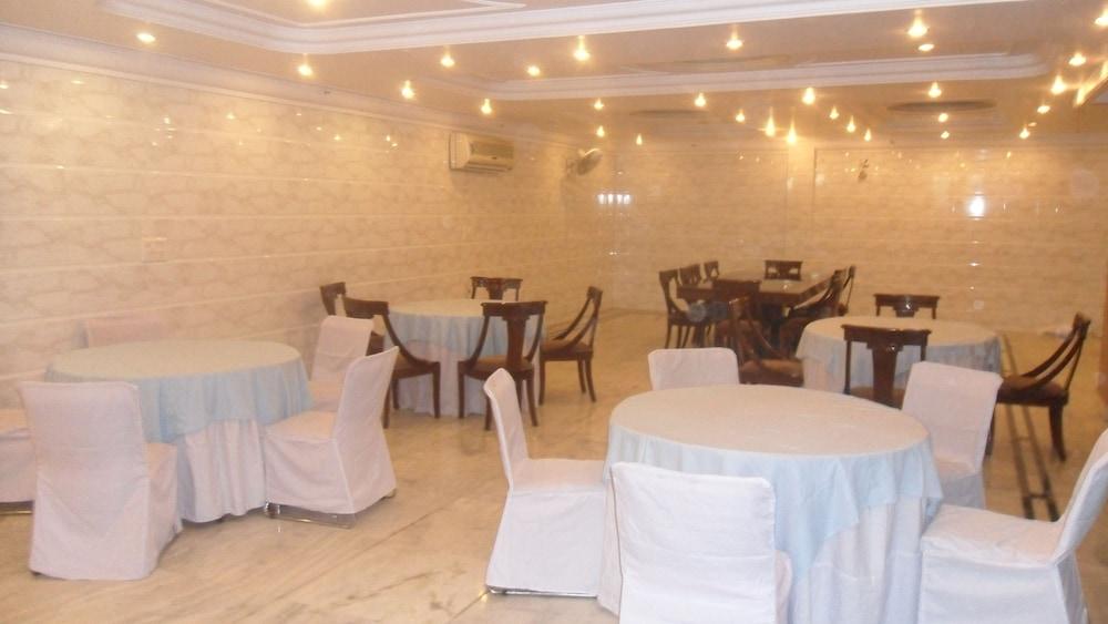 Hotel Singh International Delhi  Exterior photo