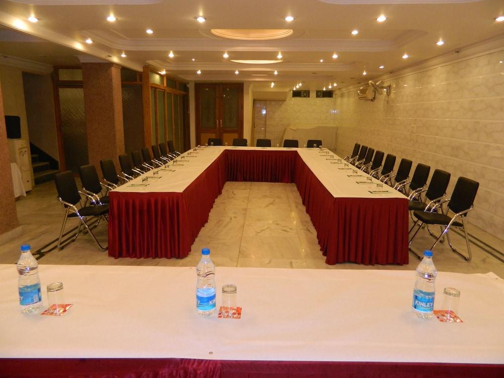 Hotel Singh International Delhi  Exterior photo