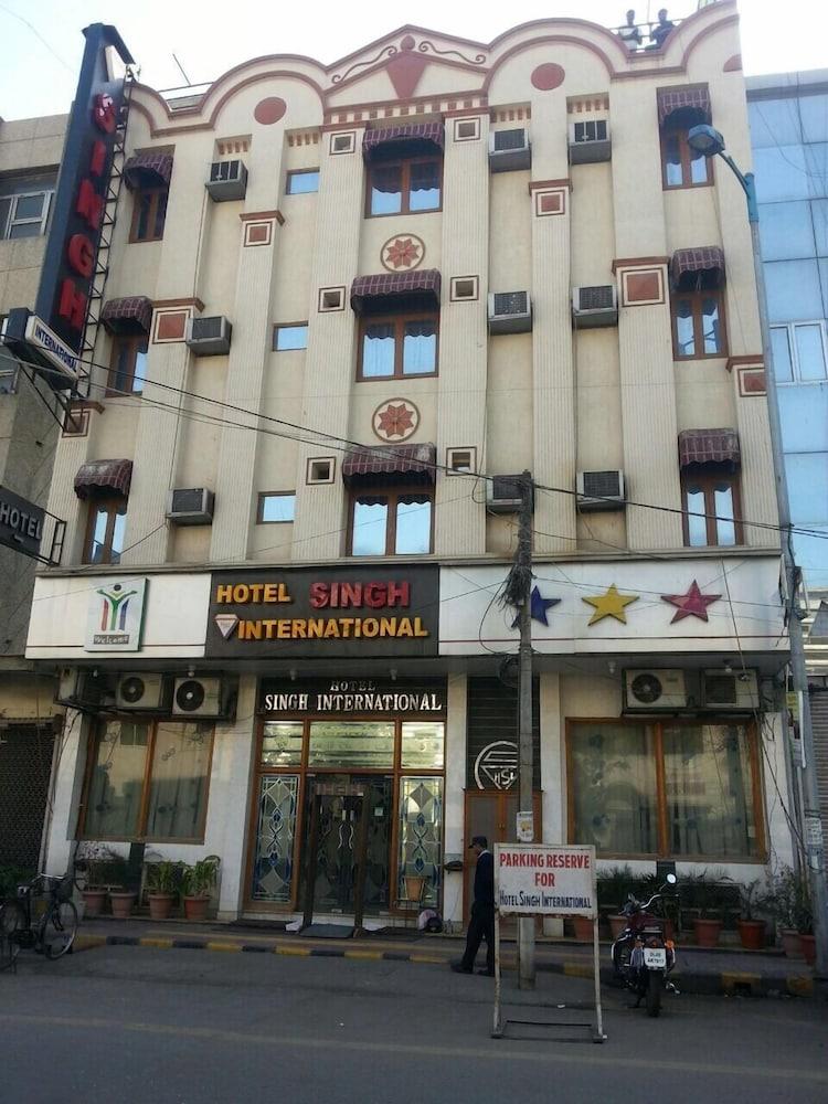 Hotel Singh International Delhi  Exterior photo