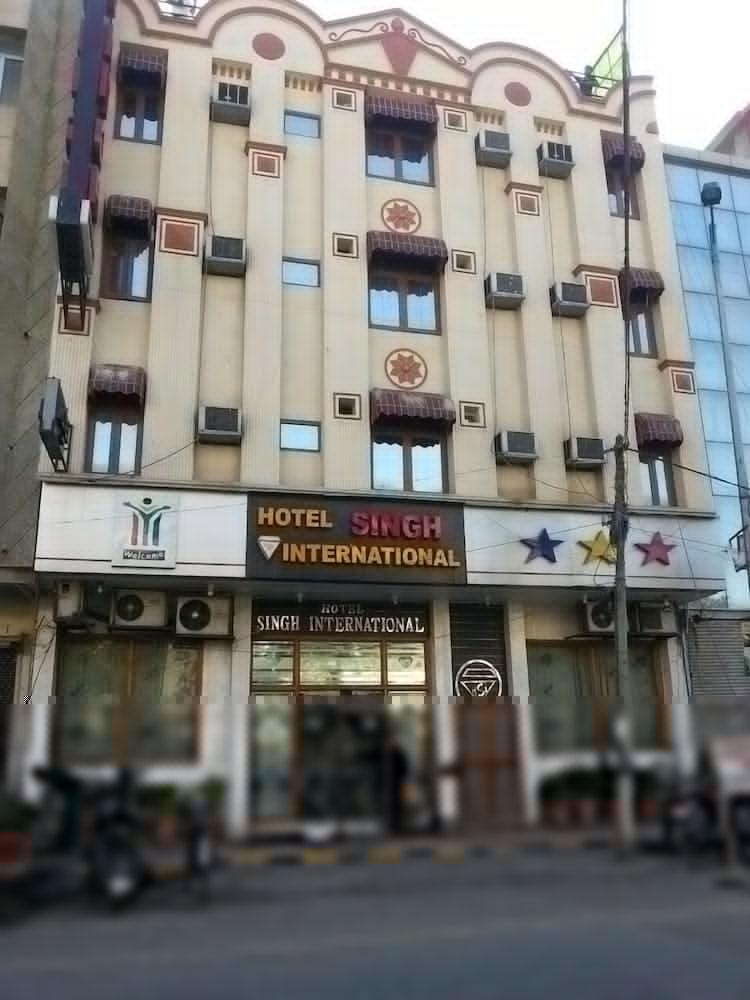 Hotel Singh International Delhi  Exterior photo