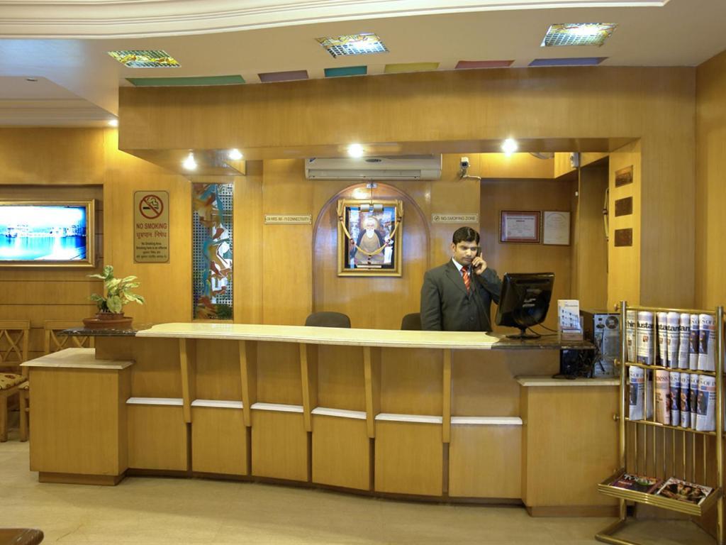 Hotel Singh International Delhi  Exterior photo