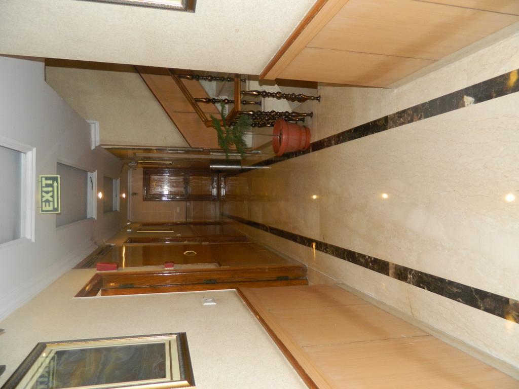 Hotel Singh International Delhi  Exterior photo