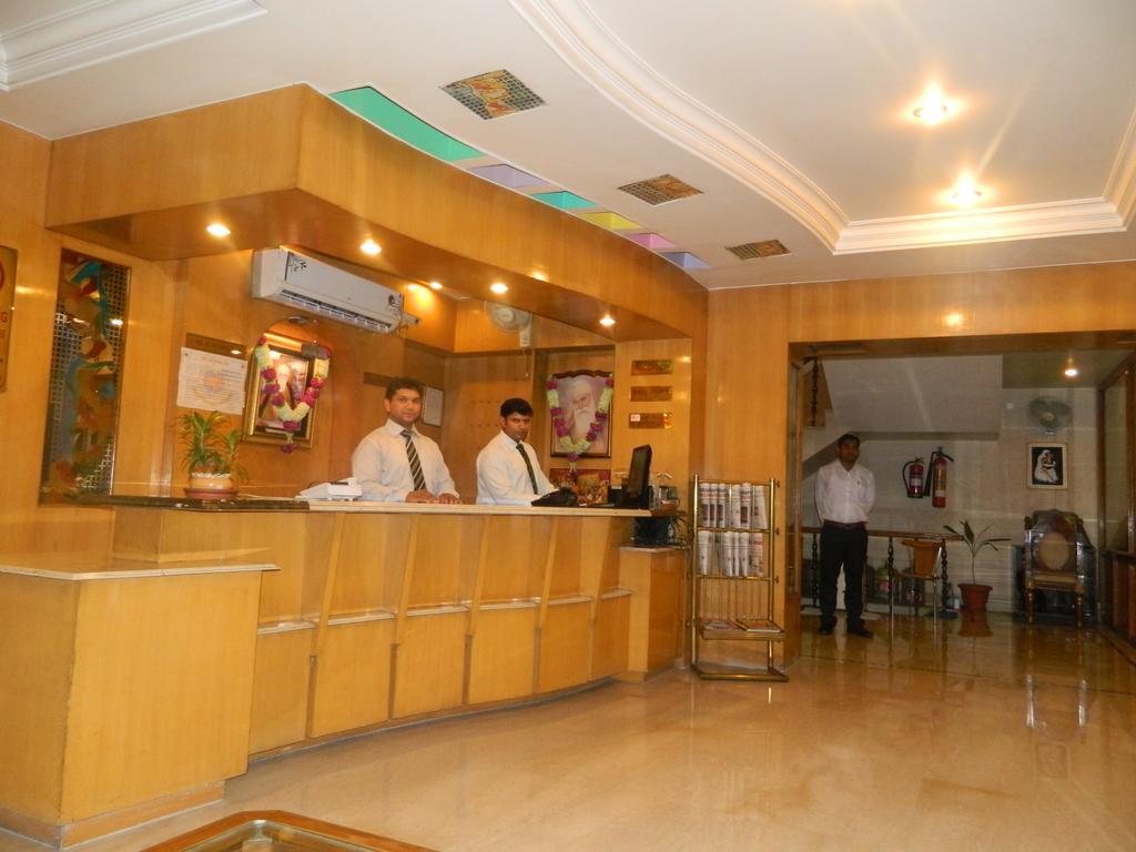 Hotel Singh International Delhi  Exterior photo