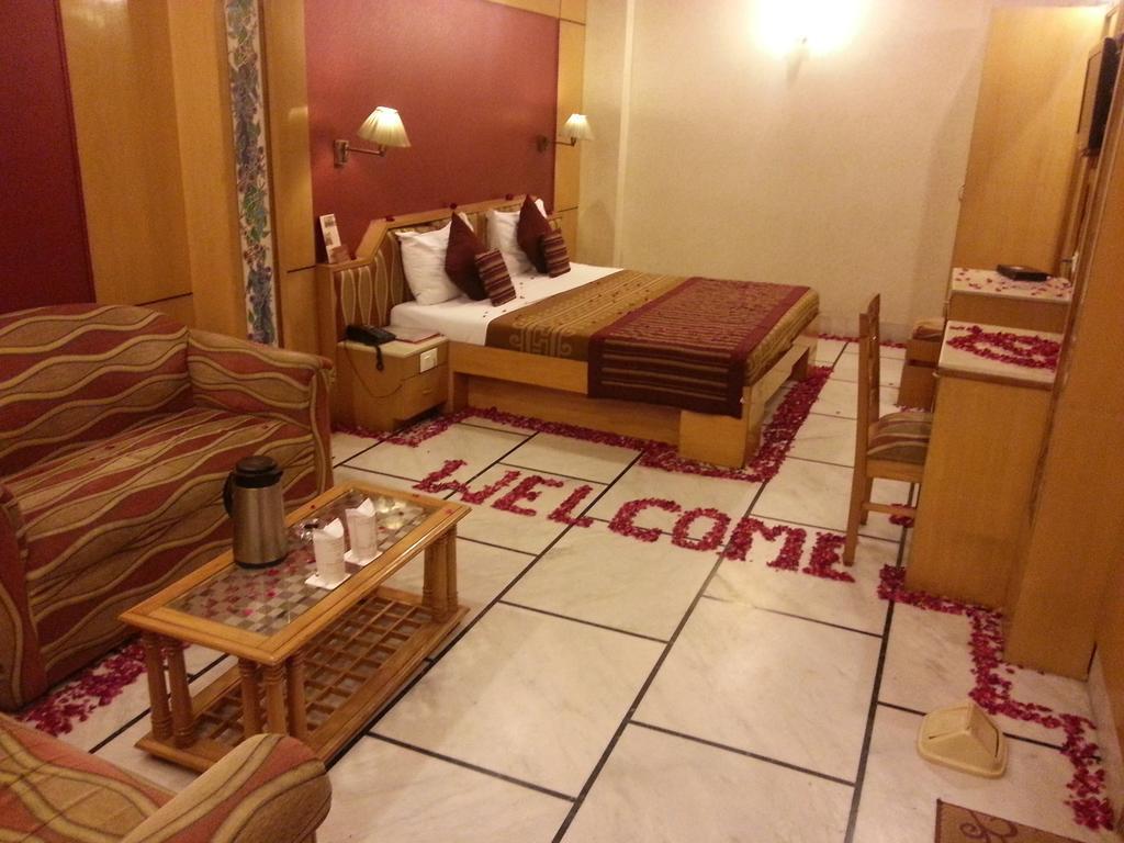 Hotel Singh International Delhi  Exterior photo
