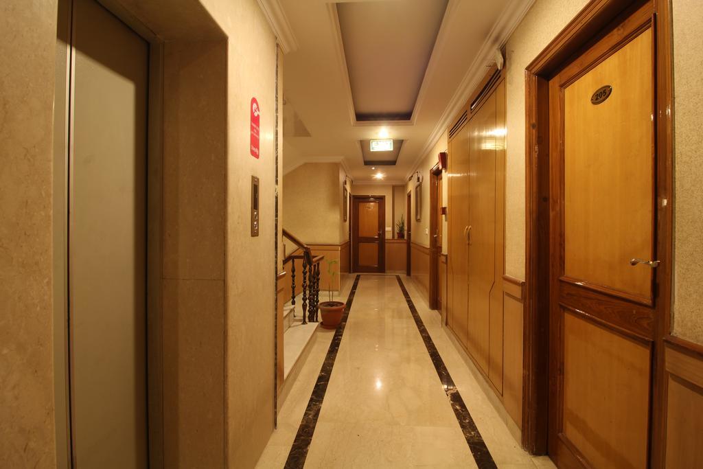 Hotel Singh International Delhi  Exterior photo