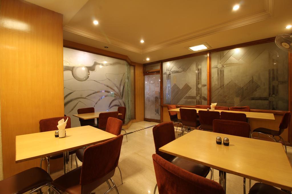 Hotel Singh International Delhi  Exterior photo