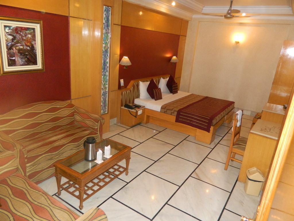 Hotel Singh International Delhi  Exterior photo